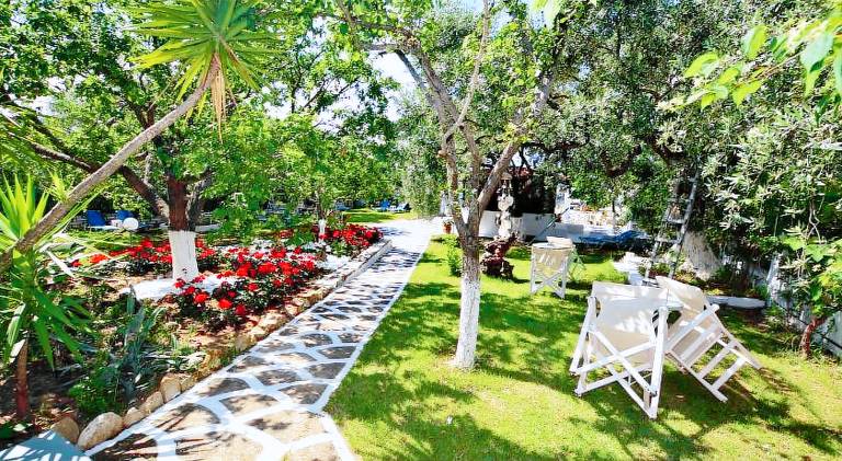 Nice serviced apartment with terrace & yard | Close to the beach | Pets allowed — photo 3