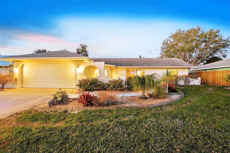 Family-oriented big house with BBQ & private pool | Pets allowed — photo 5