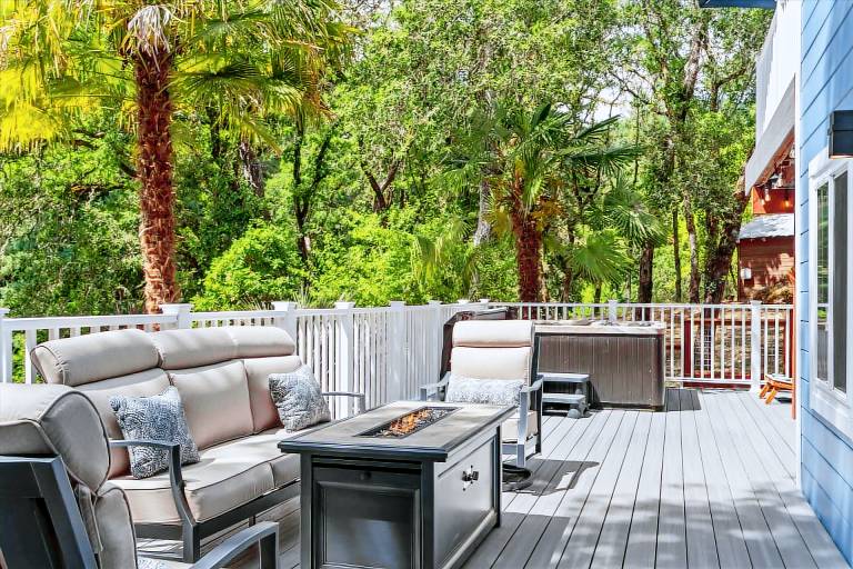 Family-friendly vacation home with jacuzzi | Pets allowed in Sonoma, CA