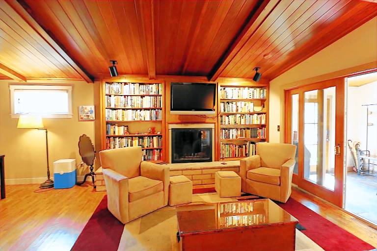 House  Chautauqua Lake