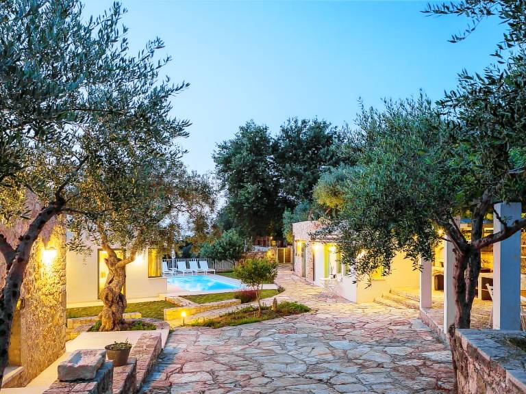 Naturparadies mit privatem Pool, Hot Tub auf dem in Rethymno