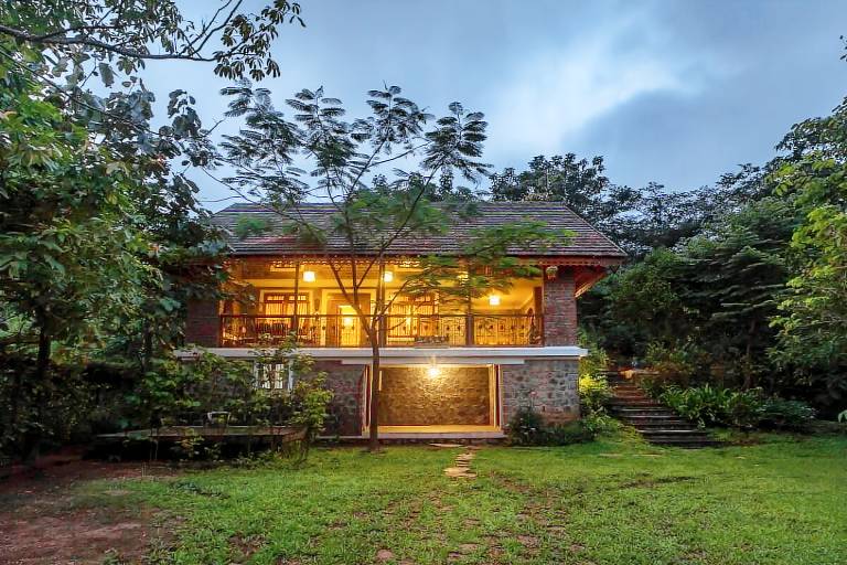 100 m&sup2; Villa