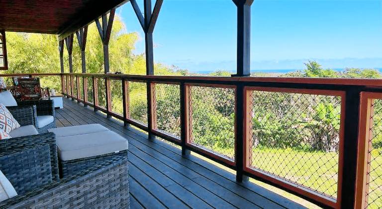 Off-Grid Getaway with Ocean Views in Paradise in Øyer