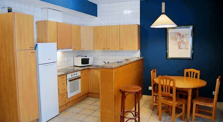 Apartment with patio & garden in L'Escala