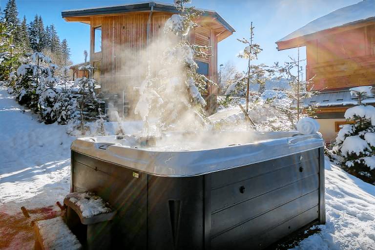 Luxury Les Gets chalet for 10 - hot tub, sauna, games room - OVO Network — photo 4