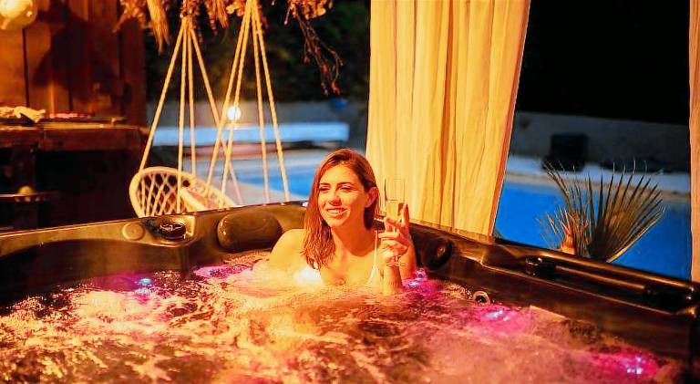 Chambre d'hote de charme piscine et jacuzzi privatisable, manoir, 1h Lyon — photo 5