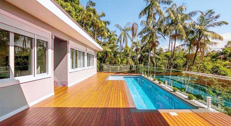 House with pool & jacuzzi in Joinville