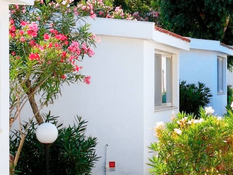 Family-oriented beautiful vacation home with pool & terrace | Sea view | Close to the beach | Pet-friendly — photo 4