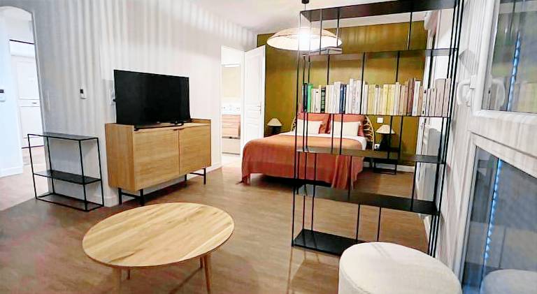 Nice holiday apartment with private pool, garden & hot tub | Pets allowed in Cholet