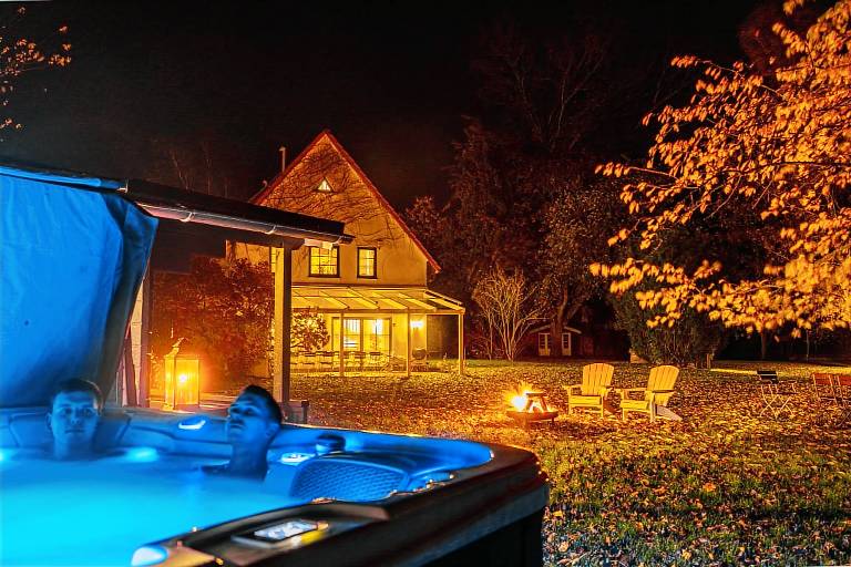 House with hot tub, sauna & yard | Garden view — photo 5