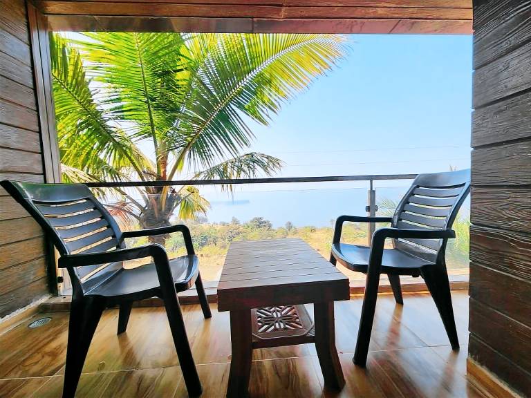 House Anjarle Beach