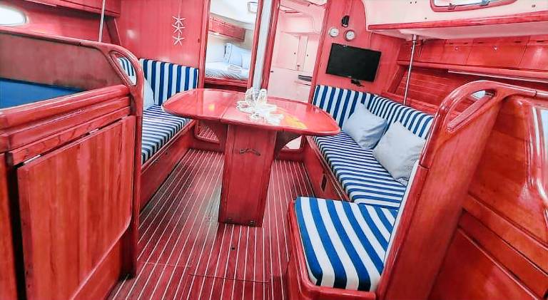 Boat with pool — photo 4