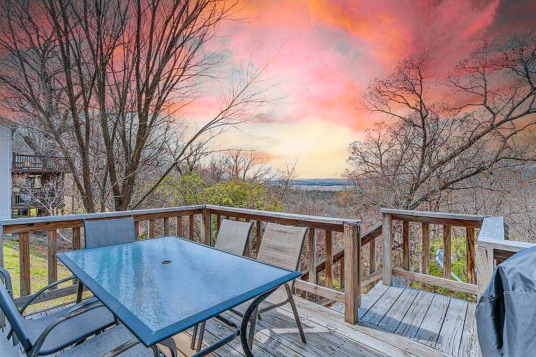 House Table Rock