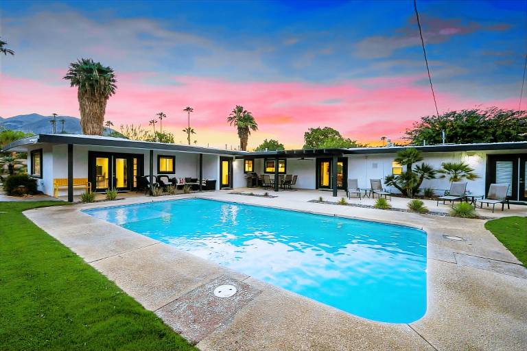 Relaxing Retreat in South Palm Desert in Palm Desert, CA