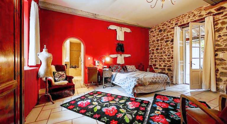 Chambre d'hote de charme piscine et jacuzzi privatisable, manoir, 1h Lyon — photo 2