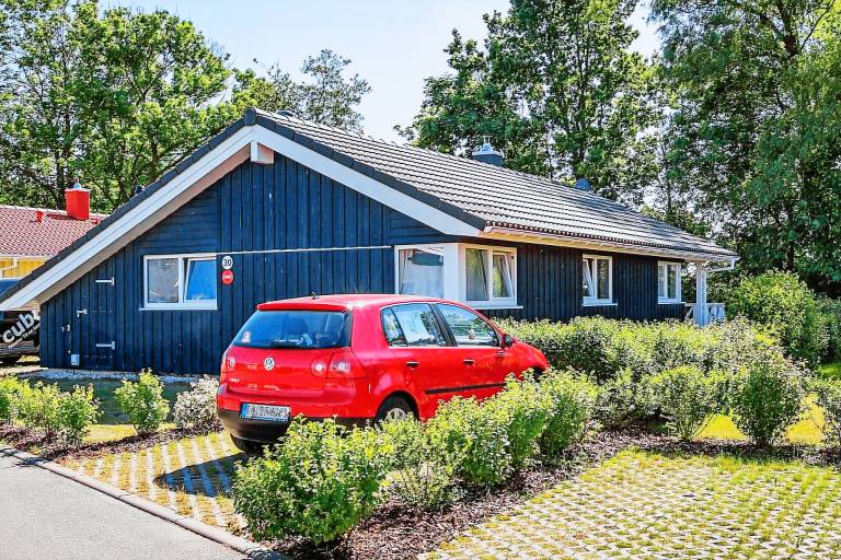 House with hot tub, garden & sauna — photo 4