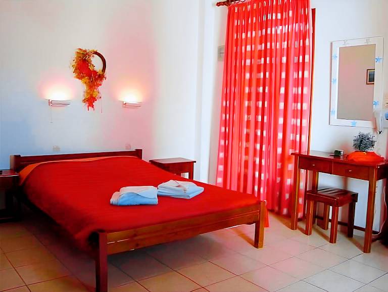 Palaios Rooms in Milos
