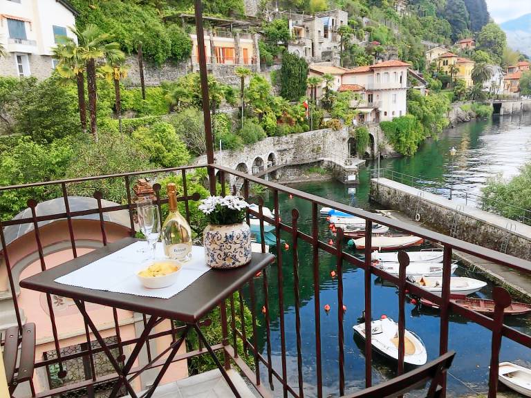 Casa al Vecchio Porto overlooking the ancient port