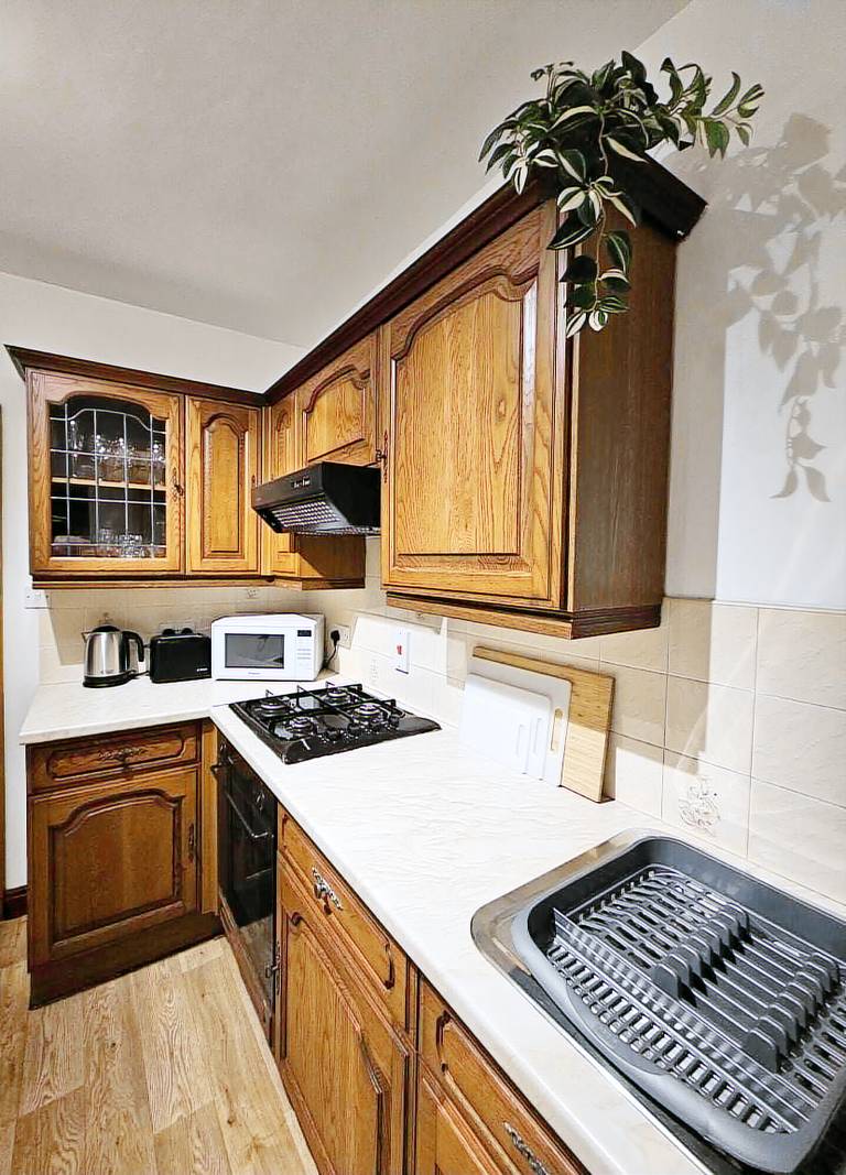 Cottage Settle