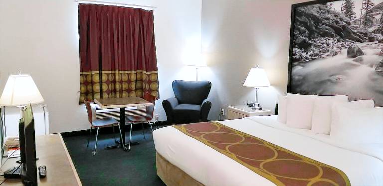 Motel  Pincher Creek