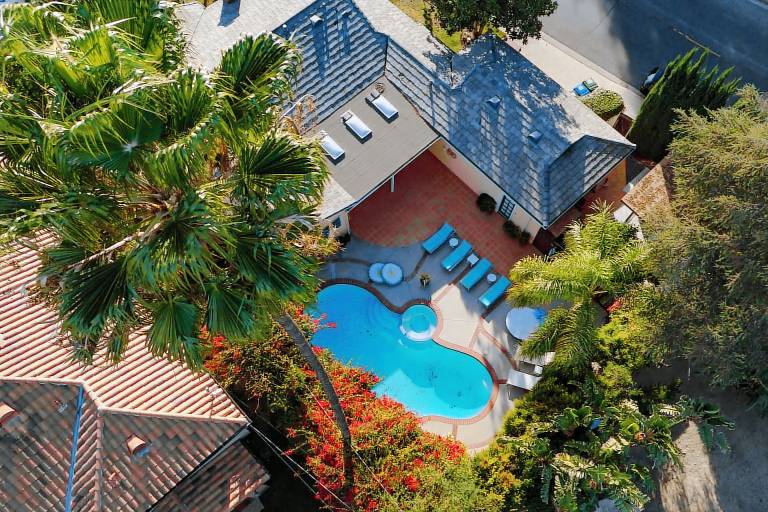 House  Woodland Hills