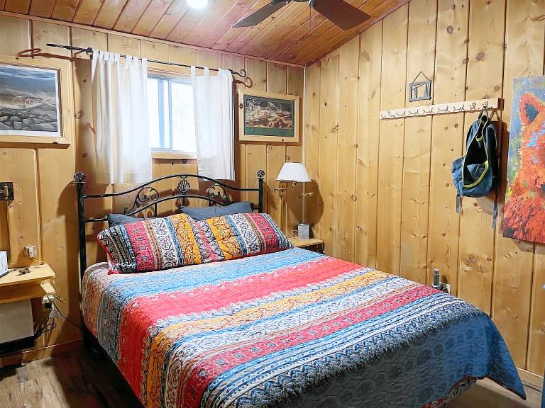 Huckleberry Hut Cozy Fishing Cabin Near YNP — photo 5