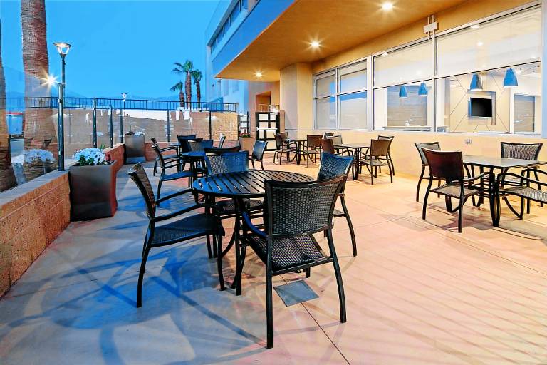 Holiday Inn Express And Suites Palm Desert Millennium By IHG — photo 4