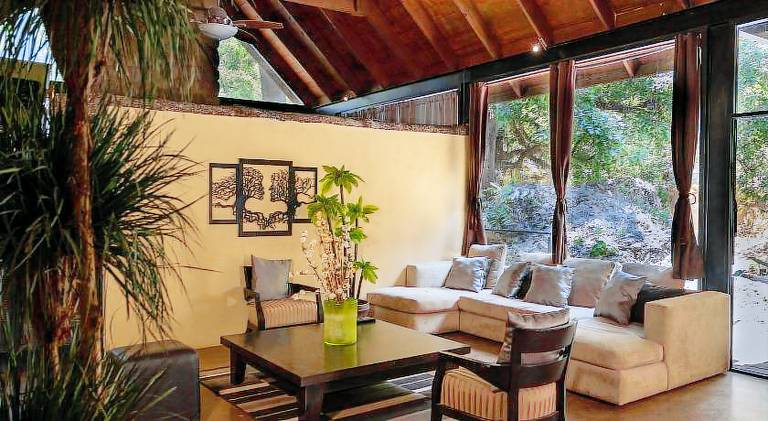 Chalet with garden, terrace & jacuzzi — photo 4