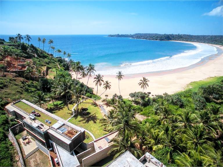 TALALLA HOUSE 7 bedrm beach house roof terrace