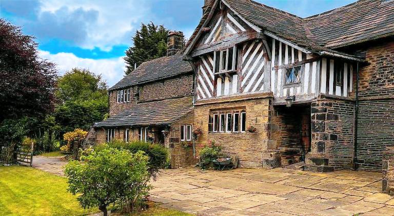 Big house | Pets allowed in Brighouse
