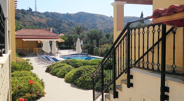Nice serviced apartment with pool, patio & grill | Pets are welcome — photo 4
