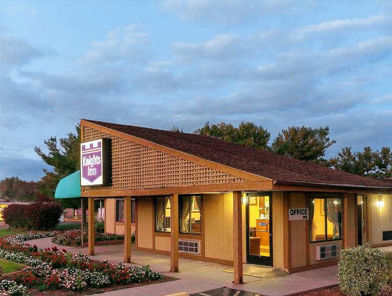 Americas Best Value Inn Martinsburg — photo 5