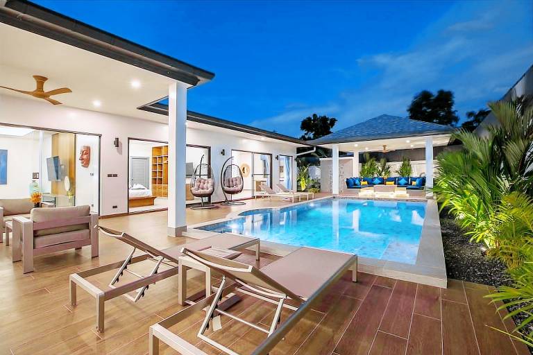 Fully equipped pleasant villa with pool & grill | Beach nearby | Perfect for remote work | Pet-friendly in Rawai