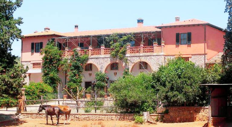 House with garden in Orbetello