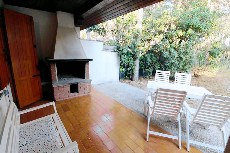 Charming villa with terrace & yard | Beach nearby | Pets allowed — photo 3