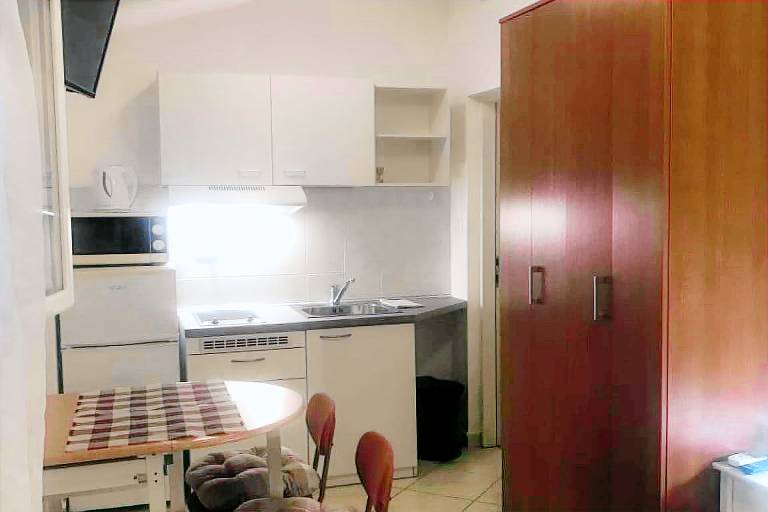 Rental apartment with patio & barbecue | Pet-friendly — photo 2