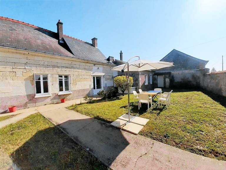 Cottage with barbecue & yard — photo 2