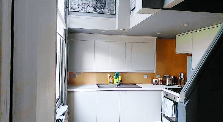 22 Stunning Large Loft - Great Location - Free Onsite Parking - Garden View- Quiet — photo 4