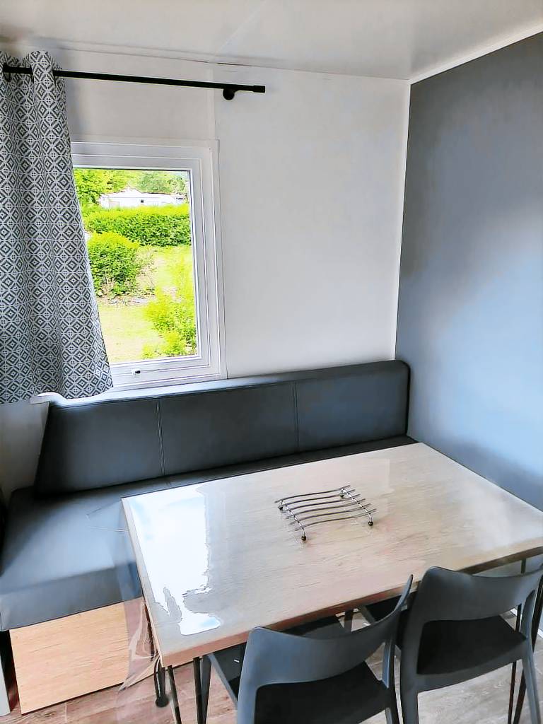 Mobile home with yard, terrace & grill | Pets are welcome — photo 5