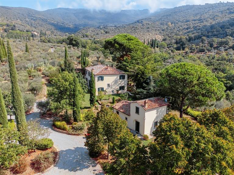Villa with private pool, yard & BBQ | Panoramic view — photo 3