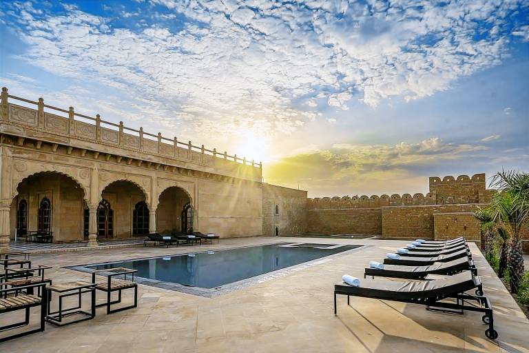 Tent with garden, pool & patio in Jaisalmer