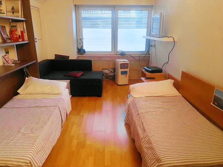 Lovely rental apartment with yard | Pets allowed — photo 2