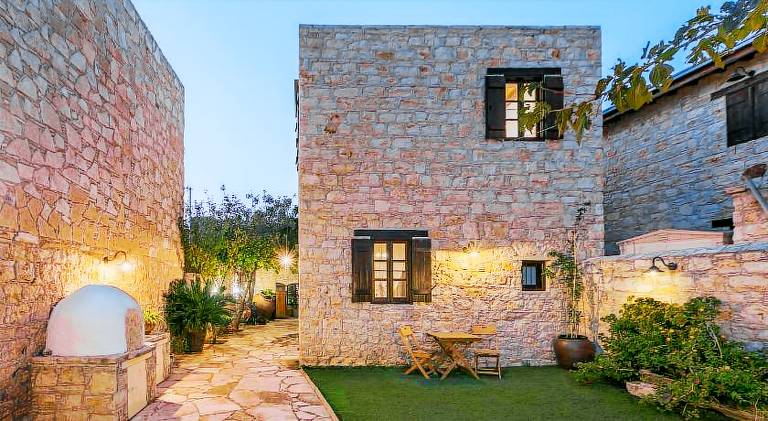 House with garden, jacuzzi & terrace — photo 5