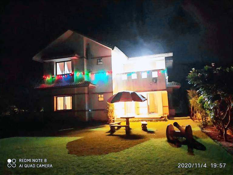 Villa with garden — photo 3