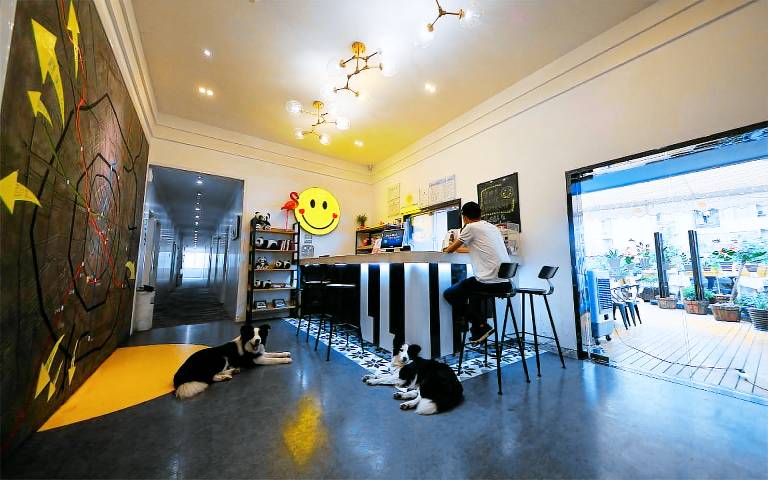 Smile in Long Time No See Youth Hostel - Jinli Square — photo 2