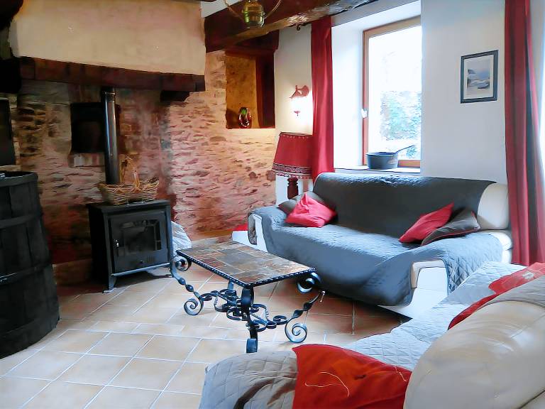 Children-friendly house with BBQ, garden & patio | Garden view | Dogs allowed — photo 4