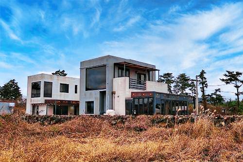 House  Hyeopjae 2(i)-gil