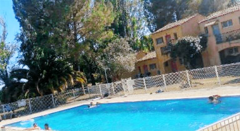 Holiday apartment with terrace & pool — photo 4