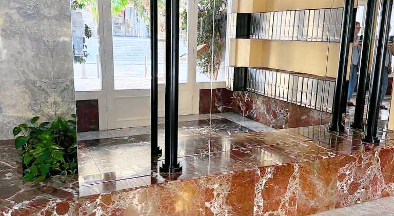 Apartment with private pool & patio — photo 3