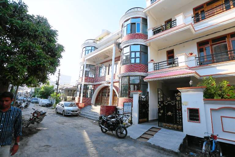 Super Hotel O Tulip Inn